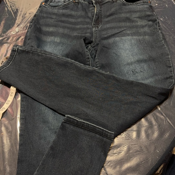 YMI HYPERDENIM Denim - Women's Skinny Jeans in Dark Indigo Wash